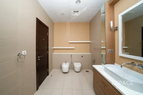 Apartment in Palm Jumeirah, Dubai 3 bedrooms, 222 sq.m. № 122829 - photo 16