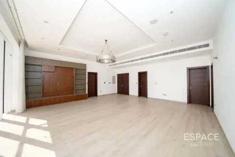 Apartment in Palm Jumeirah, Dubai 3 bedrooms, 222 sq.m. № 122829 - photo 4