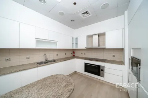 Apartment in Palm Jumeirah, Dubai 3 bedrooms, 222 sq.m. № 122829 - photo 6