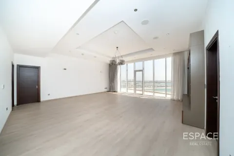 Apartment in Palm Jumeirah, Dubai 3 bedrooms, 222 sq.m. № 122829 - photo 3