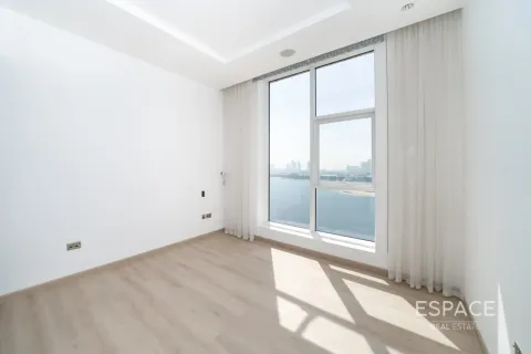 Apartment in Palm Jumeirah, Dubai 3 bedrooms, 222 sq.m. № 122829 - photo 9