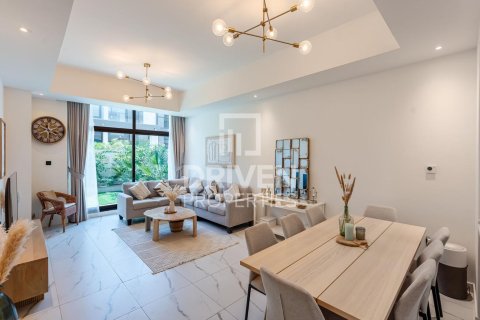 Villa à District 11, Mohammed Bin Rashid City, Dubai, 4 chambres, 257.71 m², № 127722
