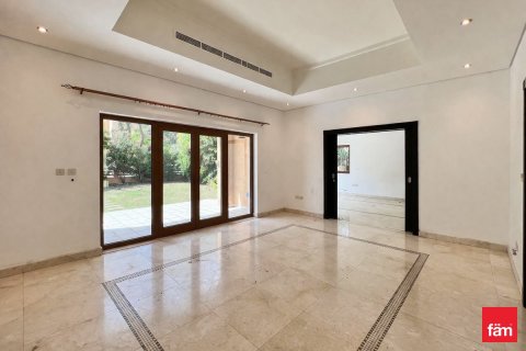 Снять в аренду виллу в Al Furjan, Дубай: 4 спальни, 713.7м², № 100031 - фото 6