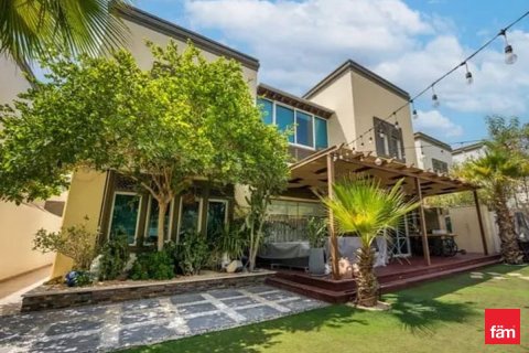 Villa in Jumeirah Park, Dubai 3 bedrooms, 679.9 sq.m. № 71541 - photo 2