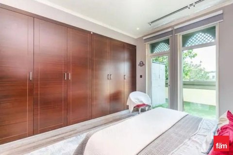 Villa in Jumeirah Park, Dubai 3 bedrooms, 679.9 sq.m. № 71541 - photo 16