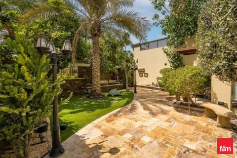 Villa in Jumeirah Park, Dubai 3 bedrooms, 679.9 sq.m. № 71541 - photo 18