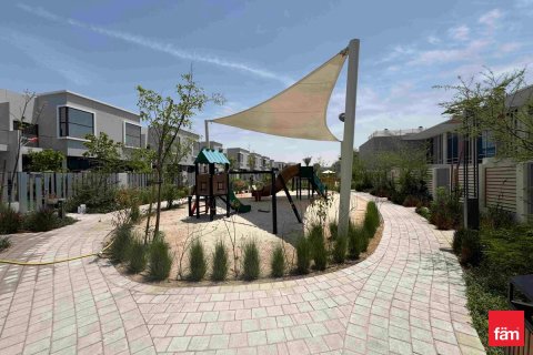 Снять в аренду таунхаус в Дубае: 2 спальни, 123.7м², № 71533 - фото 18