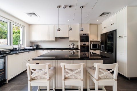 Villa in Discovery Gardens, Dubai 4 bedrooms, 362 sq.m. № 137836 - photo 4