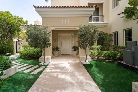 Villa in Discovery Gardens, Dubai 4 bedrooms, 362 sq.m. № 137836 - photo 27