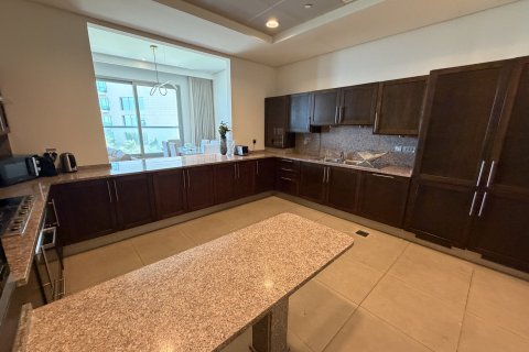 Apartment in Palm Jumeirah, Dubai 2 bedrooms, 257 sq.m. № 137837 - photo 9