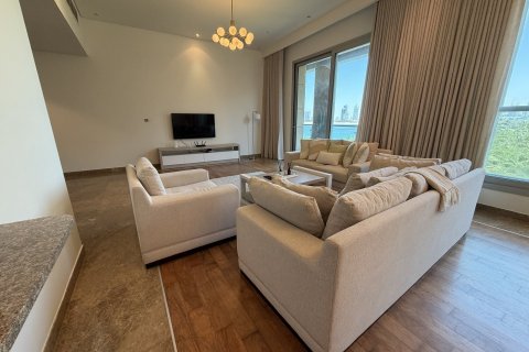 Apartment in Palm Jumeirah, Dubai 2 bedrooms, 257 sq.m. № 137837 - photo 3
