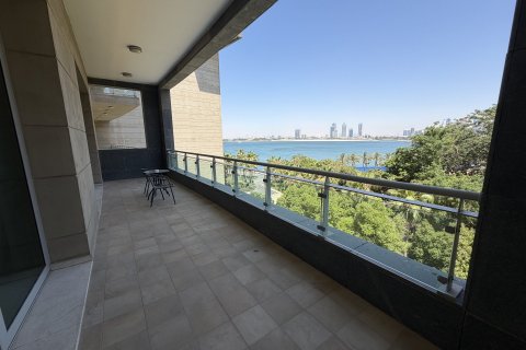 Apartment in Palm Jumeirah, Dubai 2 bedrooms, 257 sq.m. № 137837 - photo 2