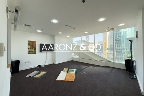 Bureau à Sheikh Zayed Road, Dubai, 166.6 m², № 78495 - photo 4