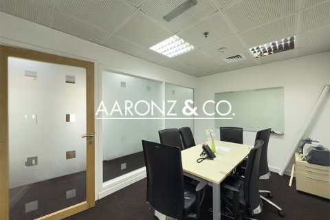 Bureau à Sheikh Zayed Road, Dubai, 166.6 m², № 78495 - photo 11