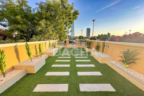 Townhouse in Jumeirah Village Triangle, Dubai 2 bedrooms, 152 sq.m. № 104722 - photo 4