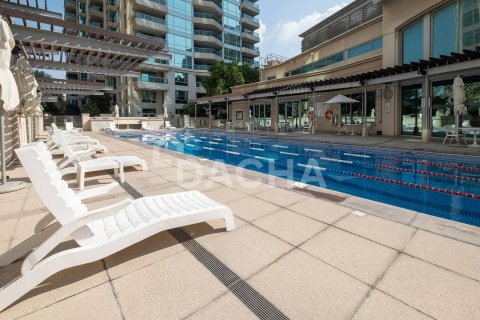 Купить квартиру в Emaar 6 Towers, Дубай Марина, Дубай: 1 спальня, 143м², № 104717 - фото 3