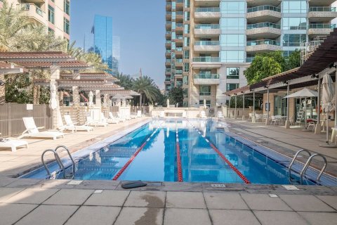 Купить квартиру в Emaar 6 Towers, Дубай Марина, Дубай: 1 спальня, 143м², № 104717 - фото 2