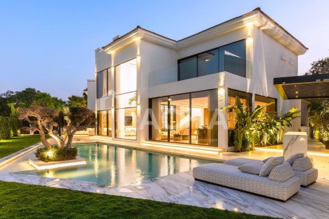 Villa in Jumeirah Islands, Dubai 4 bedrooms, 534 sq.m. № 104723 - photo 3