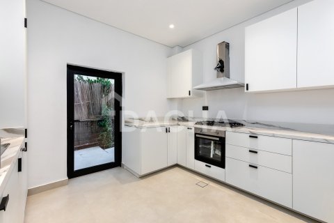 Villa in Jumeirah Islands, Dubai 4 bedrooms, 534 sq.m. № 104723 - photo 21