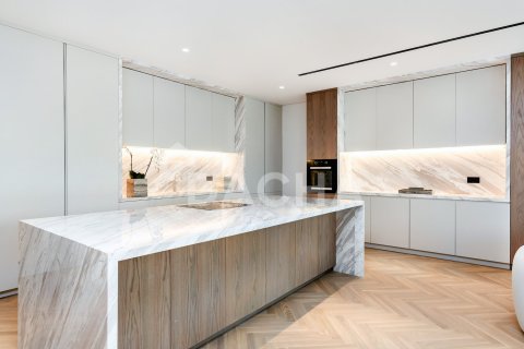 Villa in Jumeirah Islands, Dubai 4 bedrooms, 534 sq.m. № 104723 - photo 24