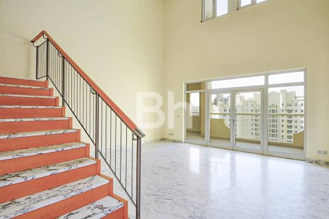 Снять в аренду квартиру в Пальме Джумейре, Дубай: 4 спальни, 449м², № 21546 - фото 4