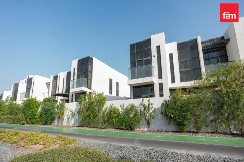 Villa in Dubai 4 bedrooms, 112.8 sq.m. № 111049 - photo 9