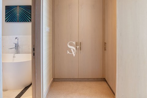 Снять в аренду квартиру в The Palm Tower, Пальма Джумейра, Дубай: 1 спальня, 103м², № 111057 - фото 23