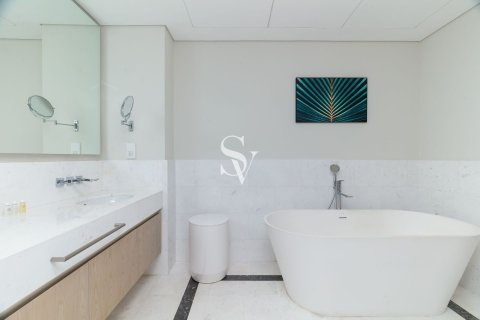 Снять в аренду квартиру в The Palm Tower, Пальма Джумейра, Дубай: 1 спальня, 103м², № 111057 - фото 7