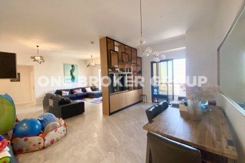 Apartamento en RIMAL en Dubai, 4 dormitorios, 248.9 m², № 30456 - foto 3