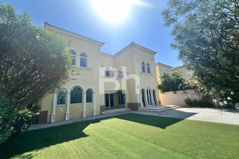 Villa en Jumeirah Park, Dubai, 3 dormitorios, 519 m², № 22212 - foto 1
