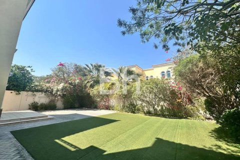 Villa en Jumeirah Park, Dubai, 3 dormitorios, 519 m², № 22212 - foto 4