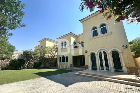 Villa en Jumeirah Park, Dubai, 3 dormitorios, 519 m², № 22212 - foto 2