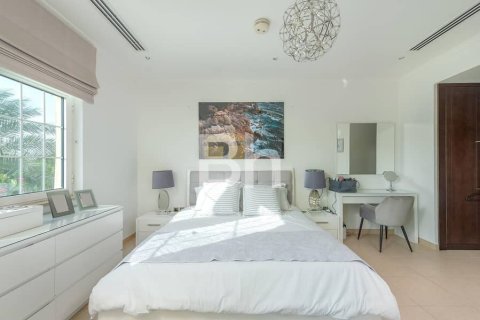Villa in Jumeirah Park, Dubai 3 bedrooms, 307 sq.m. № 22218 - photo 9