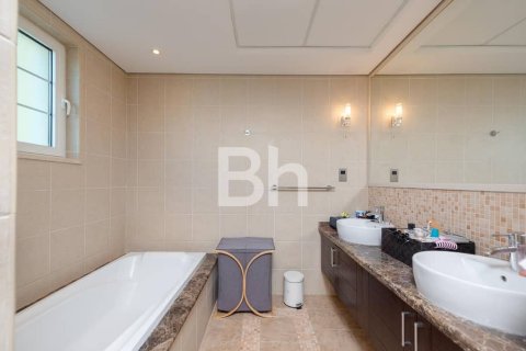 Villa in Jumeirah Park, Dubai 3 bedrooms, 307 sq.m. № 22218 - photo 12