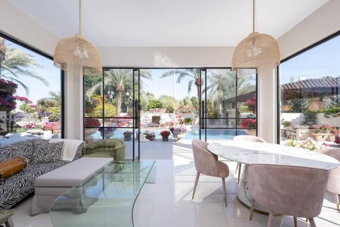 Villa in Dubai 4 bedrooms, 1096 sq.m. № 22216 - photo 7