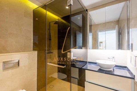 Снять в аренду квартиру в The Crescent, Пальма Джумейра, Дубай: 2 спальни, 124м², № 112351 - фото 14