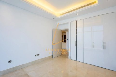 Снять в аренду квартиру в The Crescent, Пальма Джумейра, Дубай: 2 спальни, 124м², № 112351 - фото 8