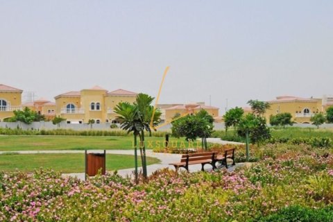 Villa in Jumeirah Park, Dubai 3 bedrooms, 861 sq.m. № 112349
