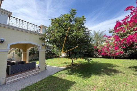 Villa in Jumeirah Park, Dubai 3 bedrooms, 861 sq.m. № 112349 - photo 15