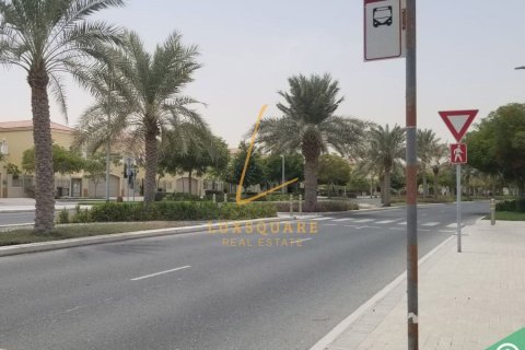 Villa in Jumeirah Park, Dubai 3 bedrooms, 861 sq.m. № 112349 - photo 19