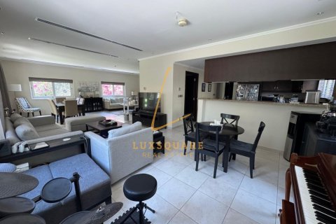 Villa in Jumeirah Park, Dubai 3 bedrooms, 861 sq.m. № 112349 - photo 5