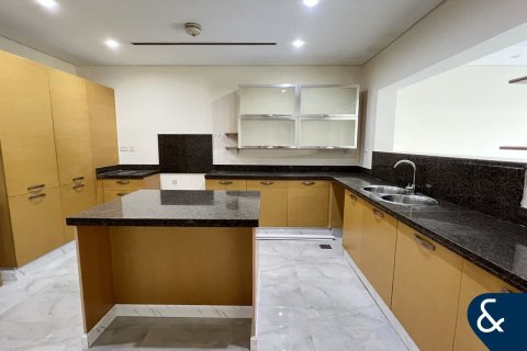 Townhouse in North Village, Al Furjan, Dubai 3 bedrooms, 224 sq.m. № 98890 - photo 4