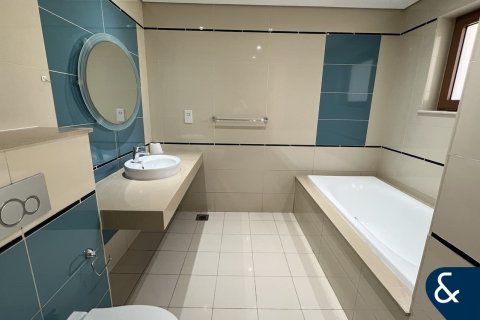 Townhouse in North Village, Al Furjan, Dubai 3 bedrooms, 224 sq.m. № 98890 - photo 16