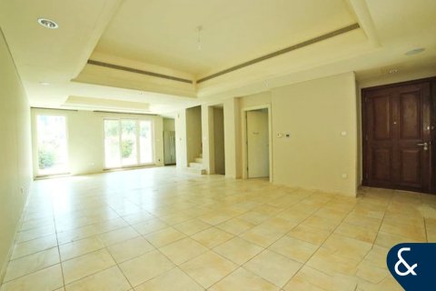 Townhouse in Victory Heights, Dubai Sports City, Dubai 4 bedrooms, 250 sq.m. № 98888 - photo 16