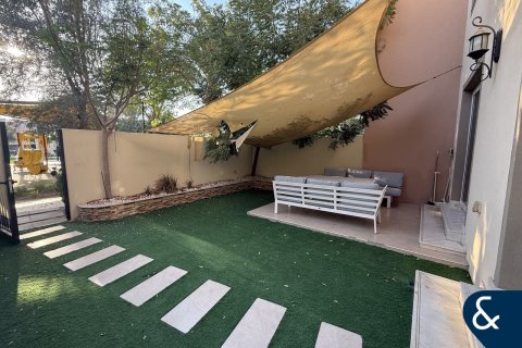 Снять в аренду виллу в Villanova, Dubai Land, Дубай: 3 спальни, 184м², № 98885 - фото 12