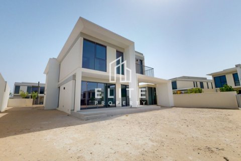 Villa in Dubai 5 bedrooms № 38828 - photo 1