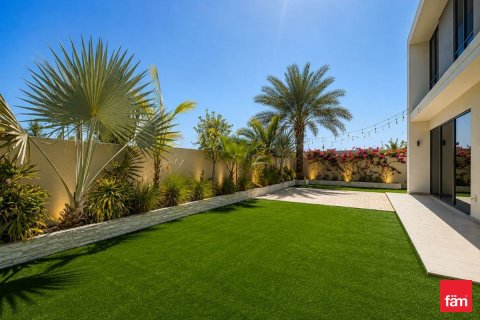 Villa in Dubai Hills Estate, Dubai 4 bedrooms, 448.3 sq.m. № 108999 - photo 2