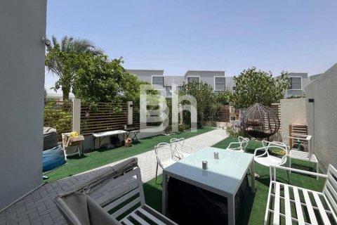 Townhouse in Dubai Land, Dubai 1 bedroom, 130 sq.m. № 57056 - photo 11