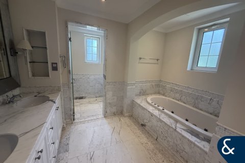 Villa in Arabian Ranches, Dubai 4 bedrooms, 790 sq.m. № 76107 - photo 13