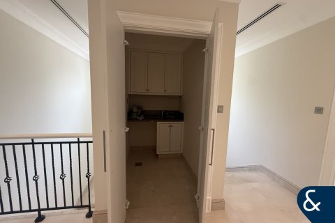 Villa in Arabian Ranches, Dubai 4 bedrooms, 790 sq.m. № 76107 - photo 8